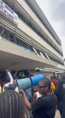 Lagos Medical Students Protest Power Disconnection